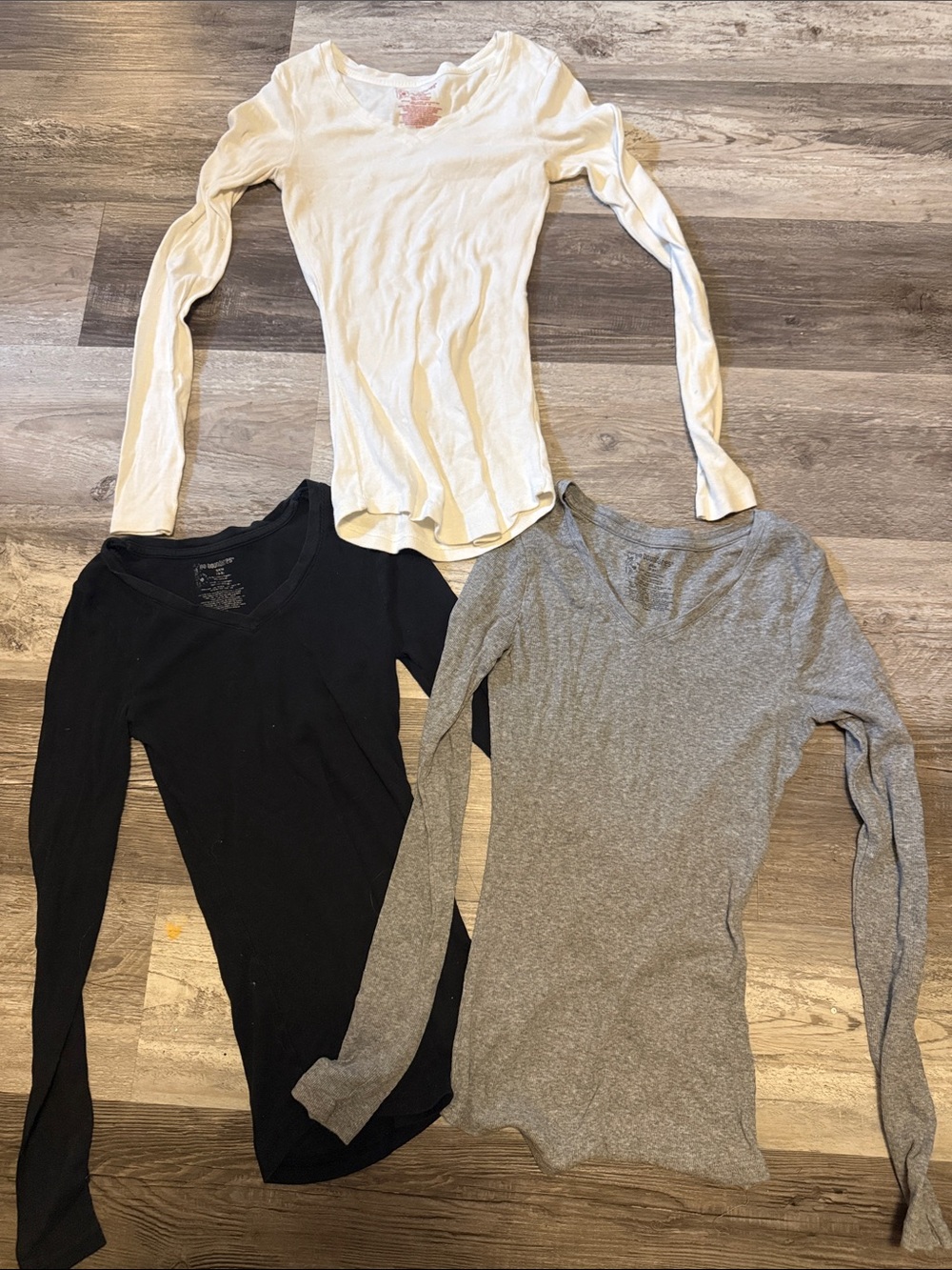 No Boundaries Women’s Long Sleeve V-Neck Tops - White, Black & Gray